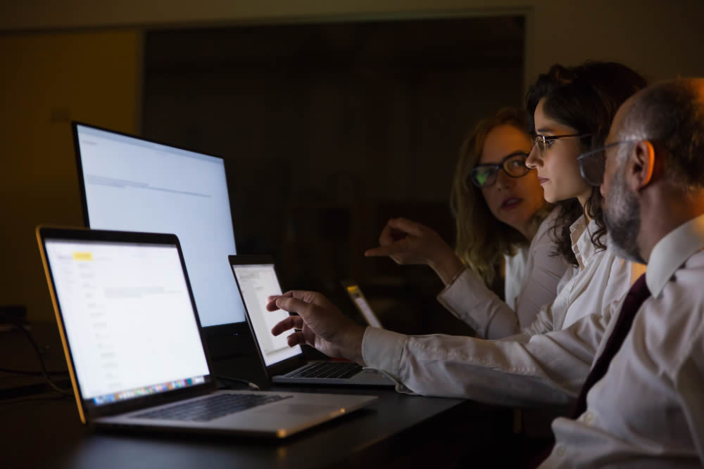 Agencia de desarrollo web o freelancer: ¿qué opción es mejor para tu empresa?
